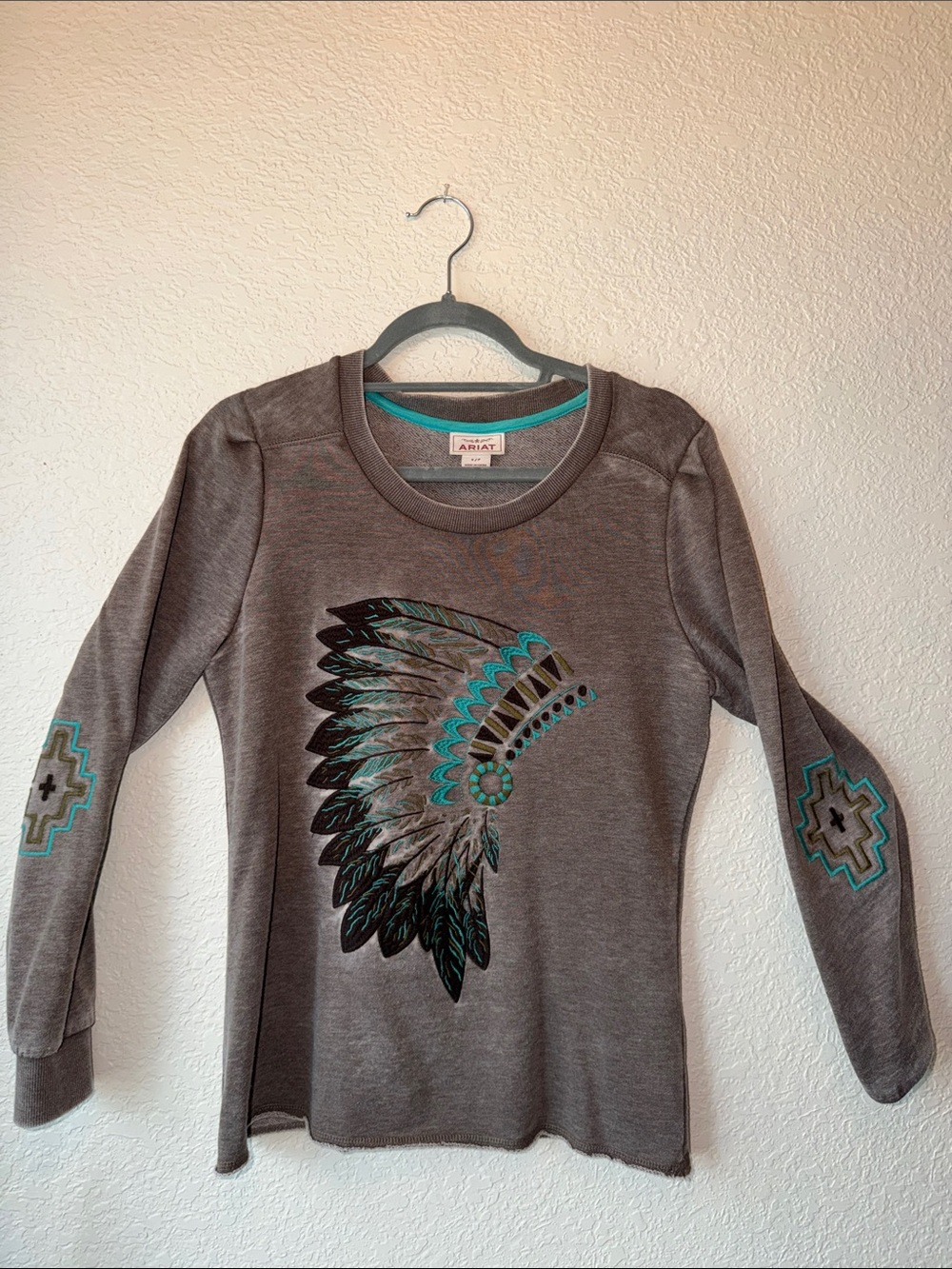 Ariat Gray Long-Sleeve Tee with Teal & Black Feather Graphic